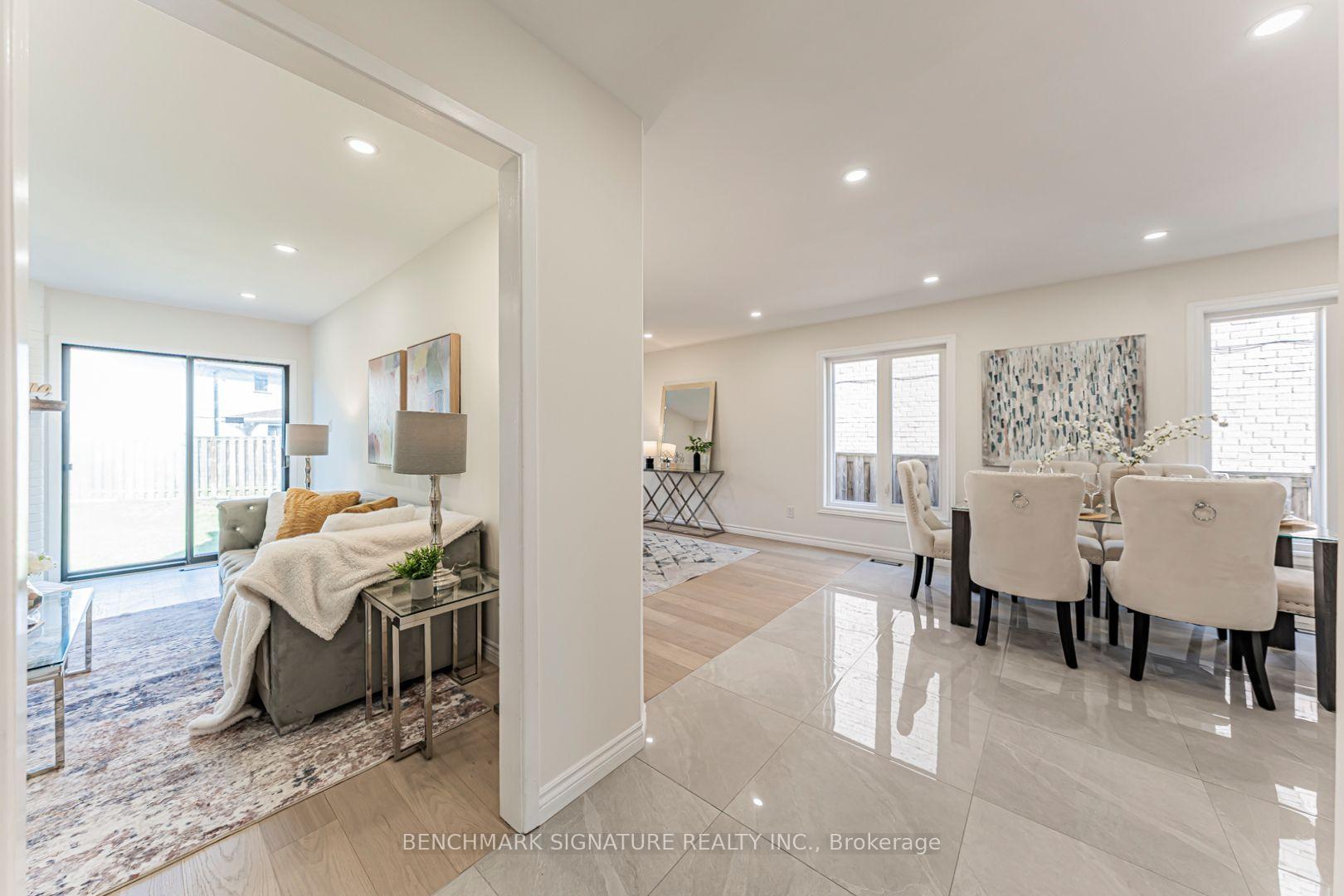 Photo 5 of 102 Harness Circle, Markham, Milliken Mills East — HOMEH