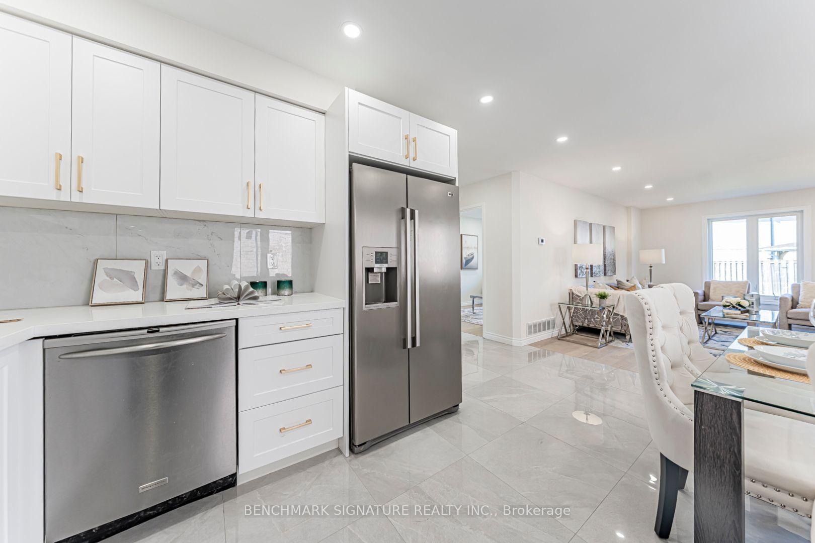 Photo 9 of 102 Harness Circle, Markham, Milliken Mills East — HOMEH