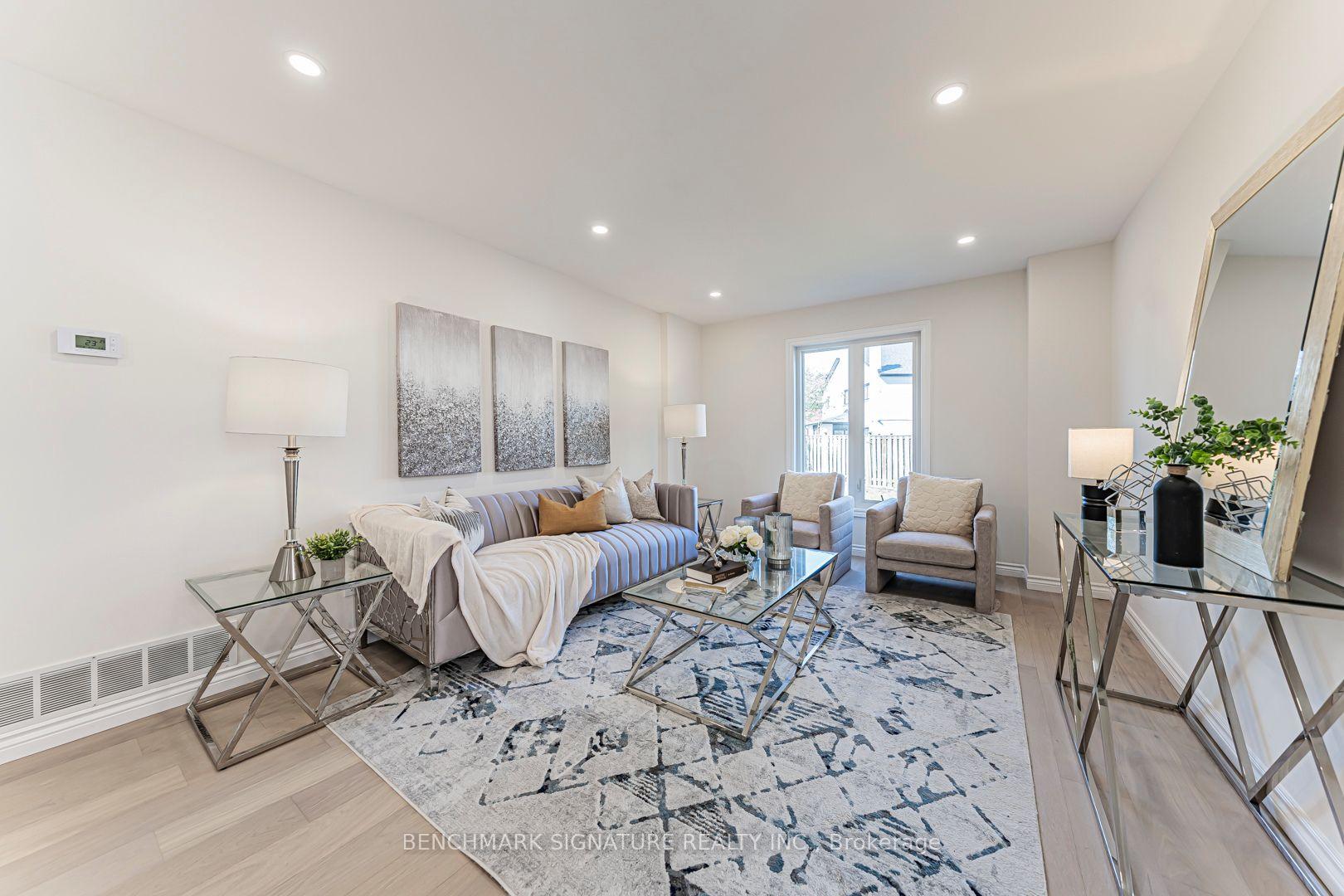 Photo 11 of 102 Harness Circle, Markham, Milliken Mills East — HOMEH