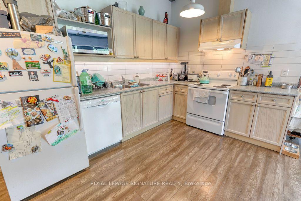 Photo 4 of Unit Unit B, 44 Stafford Street, Toronto, Niagara — HOMEH