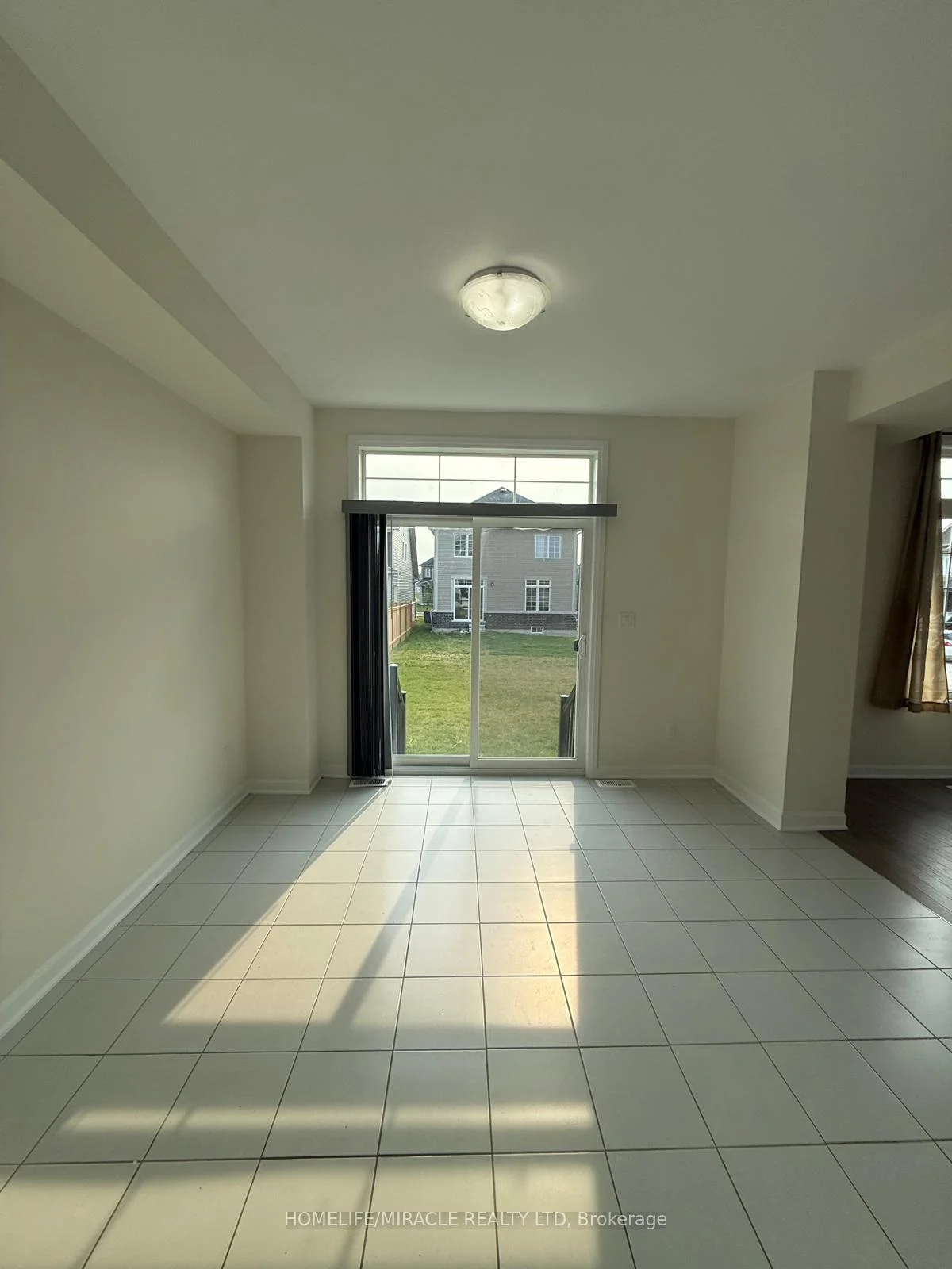 Photo 12 of 127 Oakmont Drive, Loyalist, Bath — HOMEH