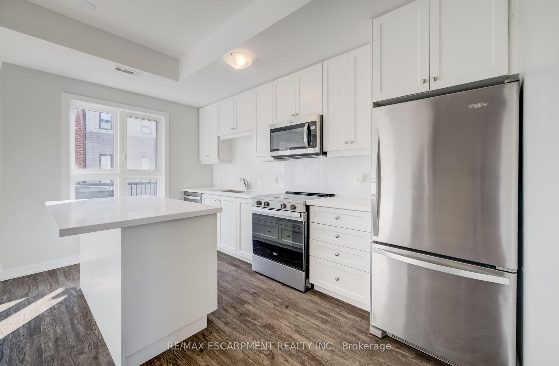 Photo 12 of 247 Burke Street, Hamilton, Waterdown — HOMEH