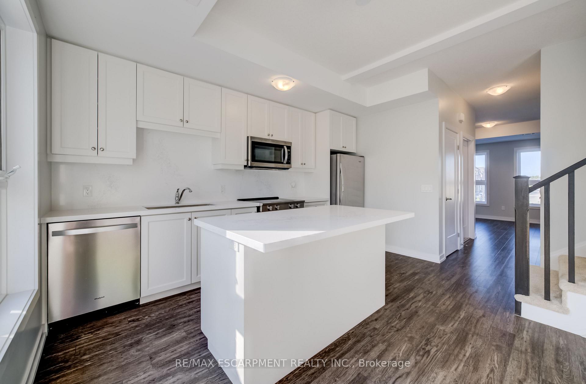 Photo 15 of 247 Burke Street, Hamilton, Waterdown — HOMEH