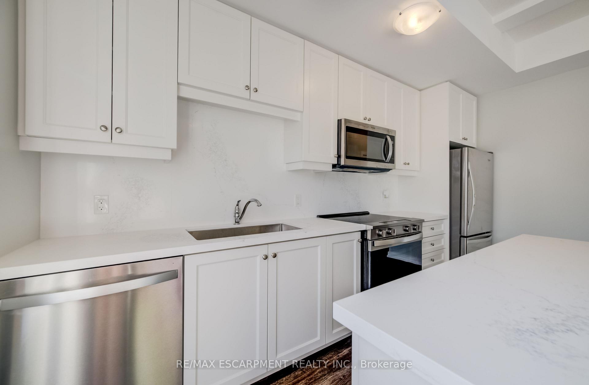 Photo 16 of 247 Burke Street, Hamilton, Waterdown — HOMEH