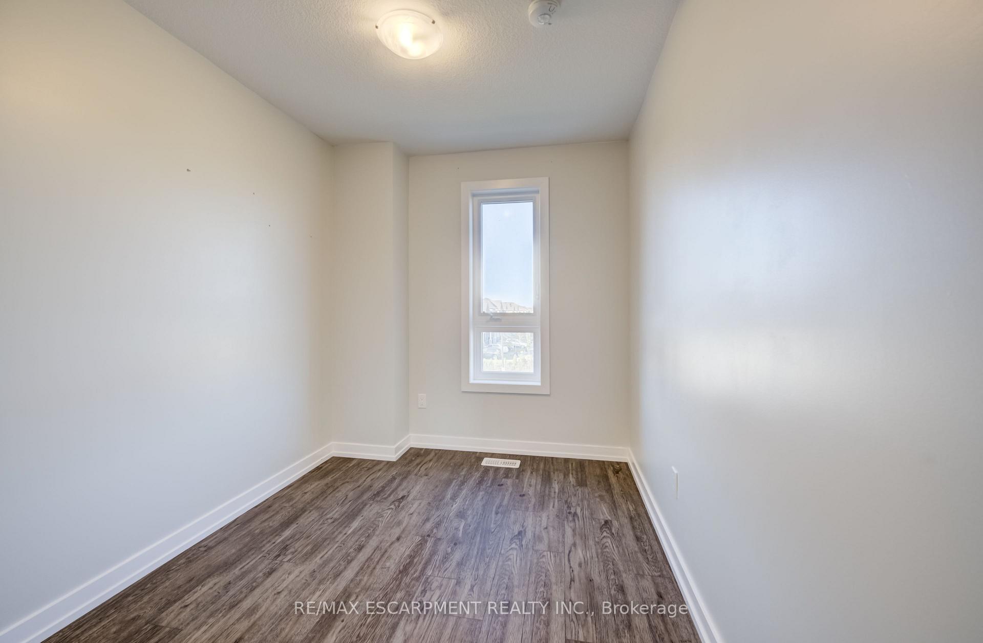 Photo 22 of 247 Burke Street, Hamilton, Waterdown — HOMEH