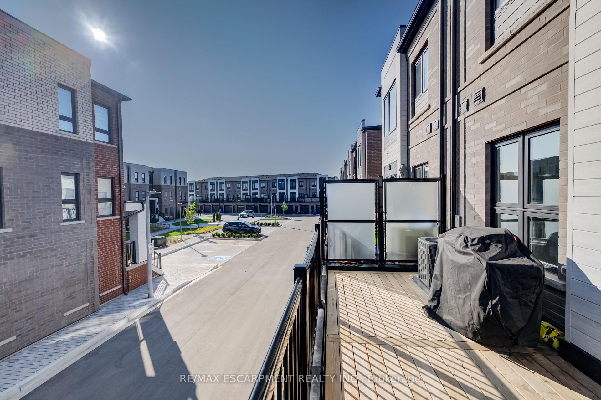 Photo 32 of 247 Burke Street, Hamilton, Waterdown — HOMEH