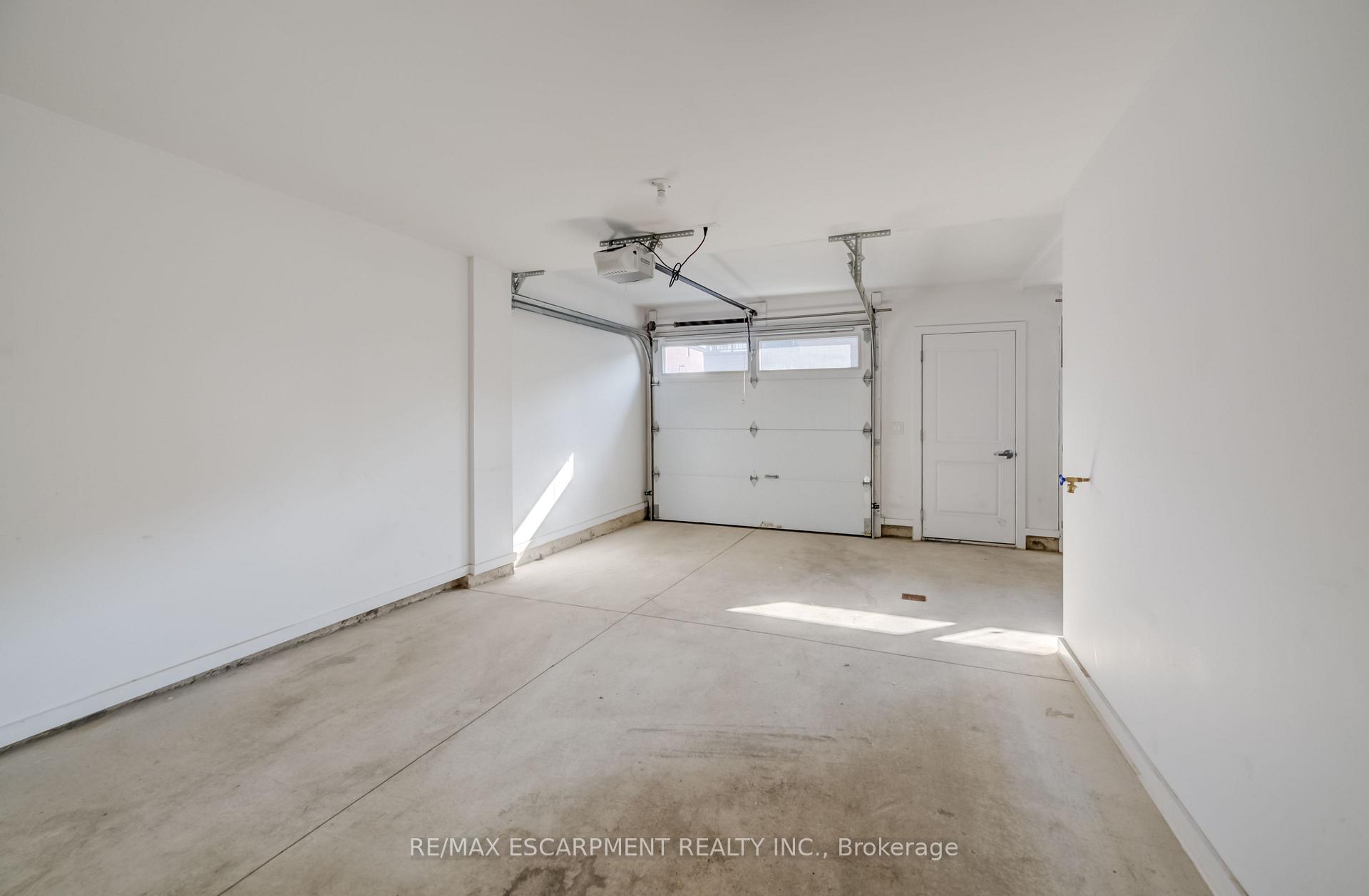 Photo 34 of 247 Burke Street, Hamilton, Waterdown — HOMEH