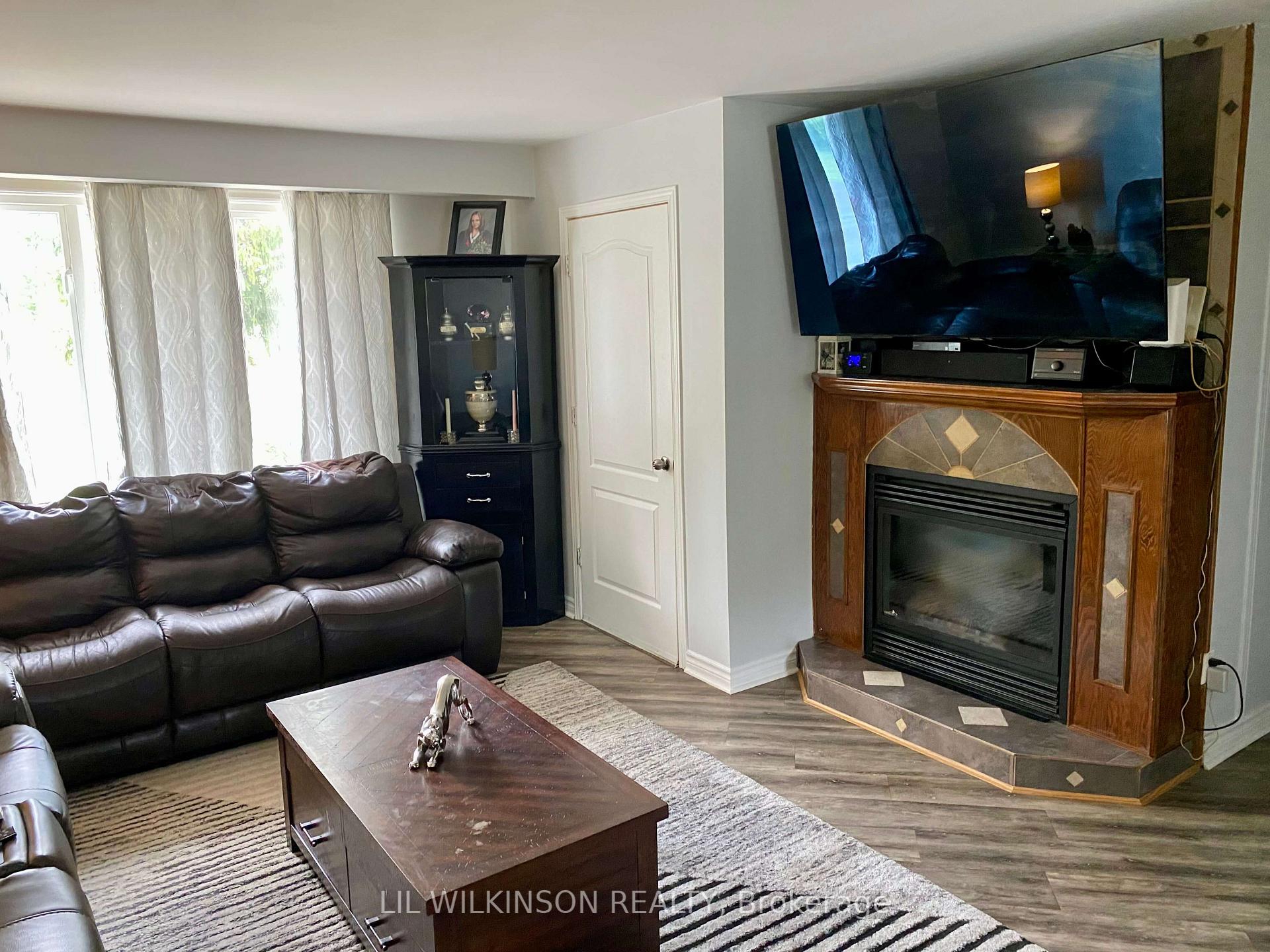 Photo 45 of 743 Essa Road, Barrie, Holly — HOMEH
