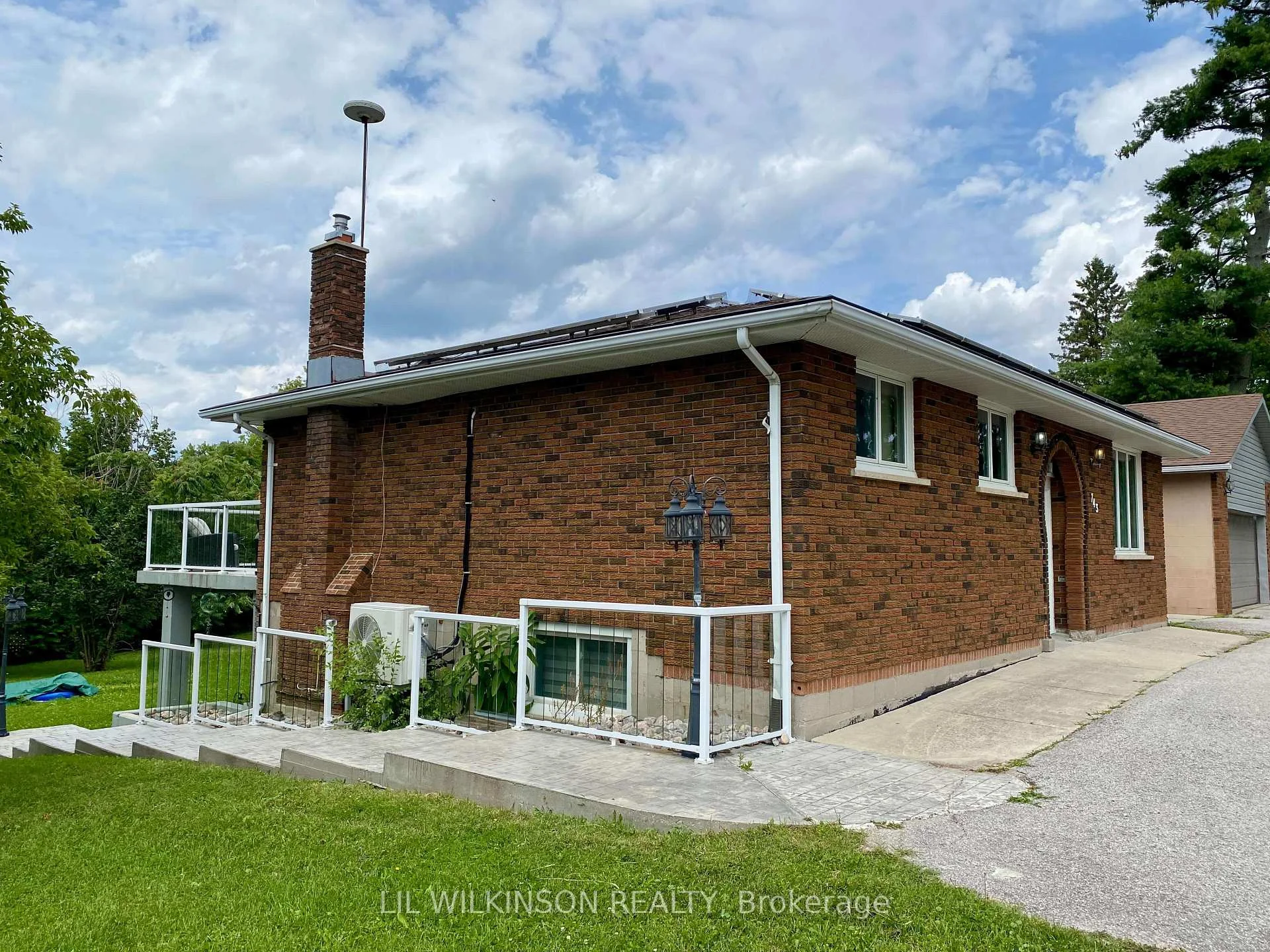 Photo 7 of 743 Essa Road, Barrie, Holly — HOMEH