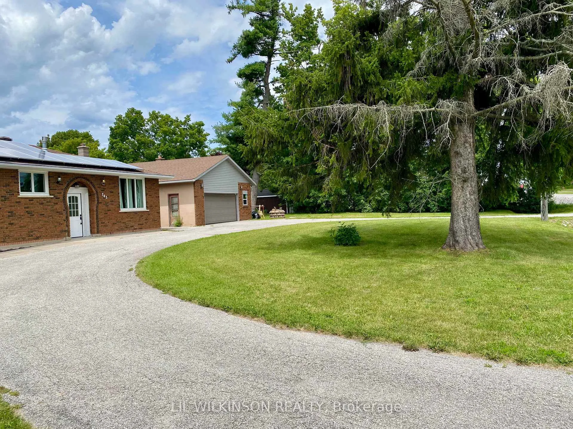 Photo 10 of 743 Essa Road, Barrie, Holly — HOMEH
