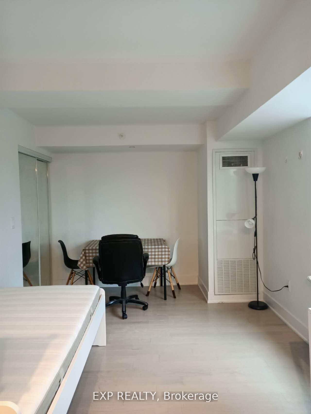 Photo 11 of 955 Bay Street, Toronto, Bay Street Corridor — HOMEH