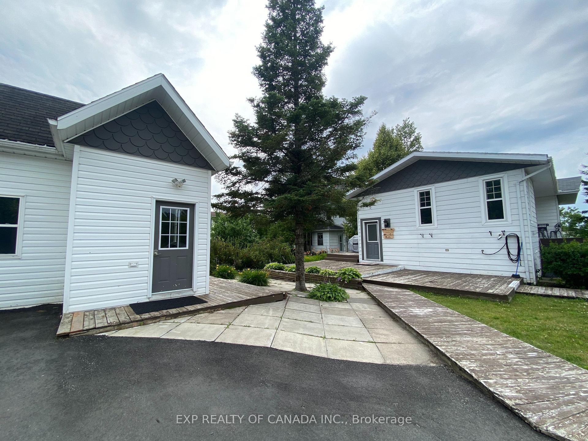 Photo 9 of 34 Seventh Street W, Cochrane — HOMEH