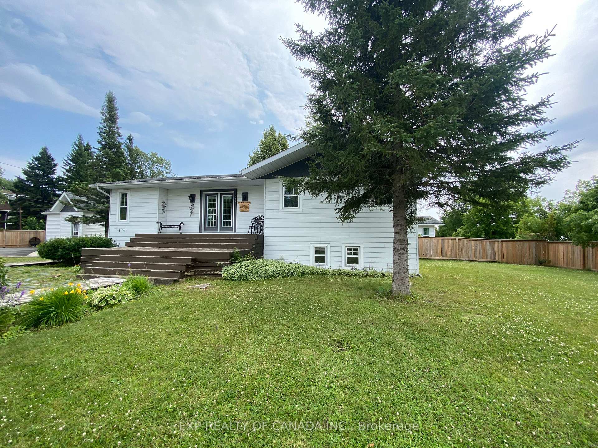 Photo 11 of 34 Seventh Street W, Cochrane — HOMEH