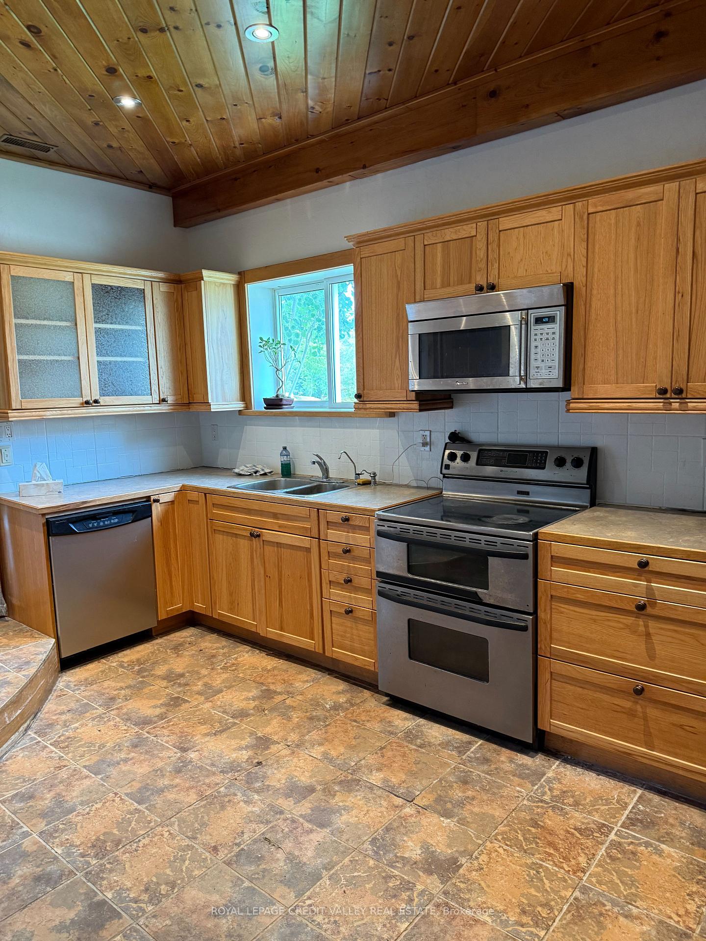 Photo 10 of 308399 Hockley Road, Mono, Rural Mono — HOMEH