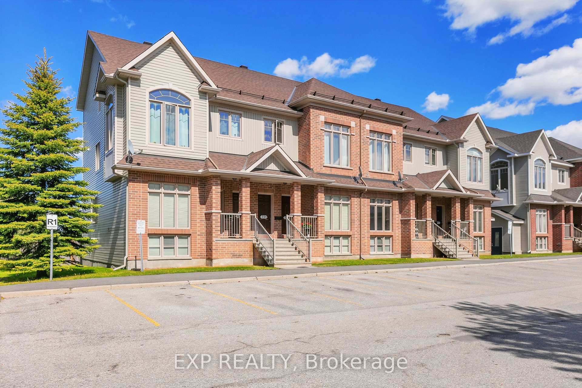 Photo 1 of 555 Reardon Private, Ottawa, Heron Gate/Industrial Park — HOMEH