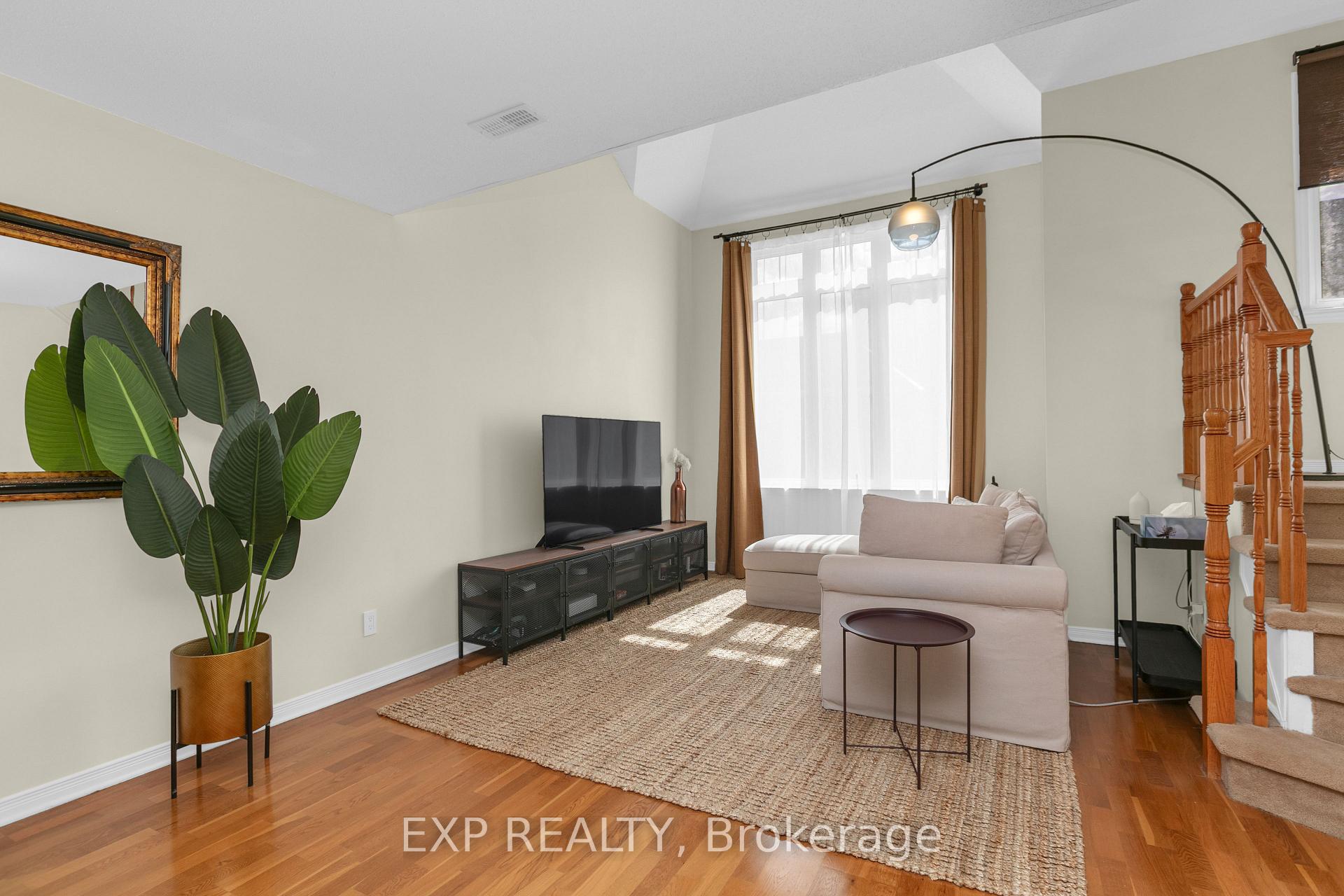 Photo 12 of 555 Reardon Private, Ottawa, Heron Gate/Industrial Park — HOMEH