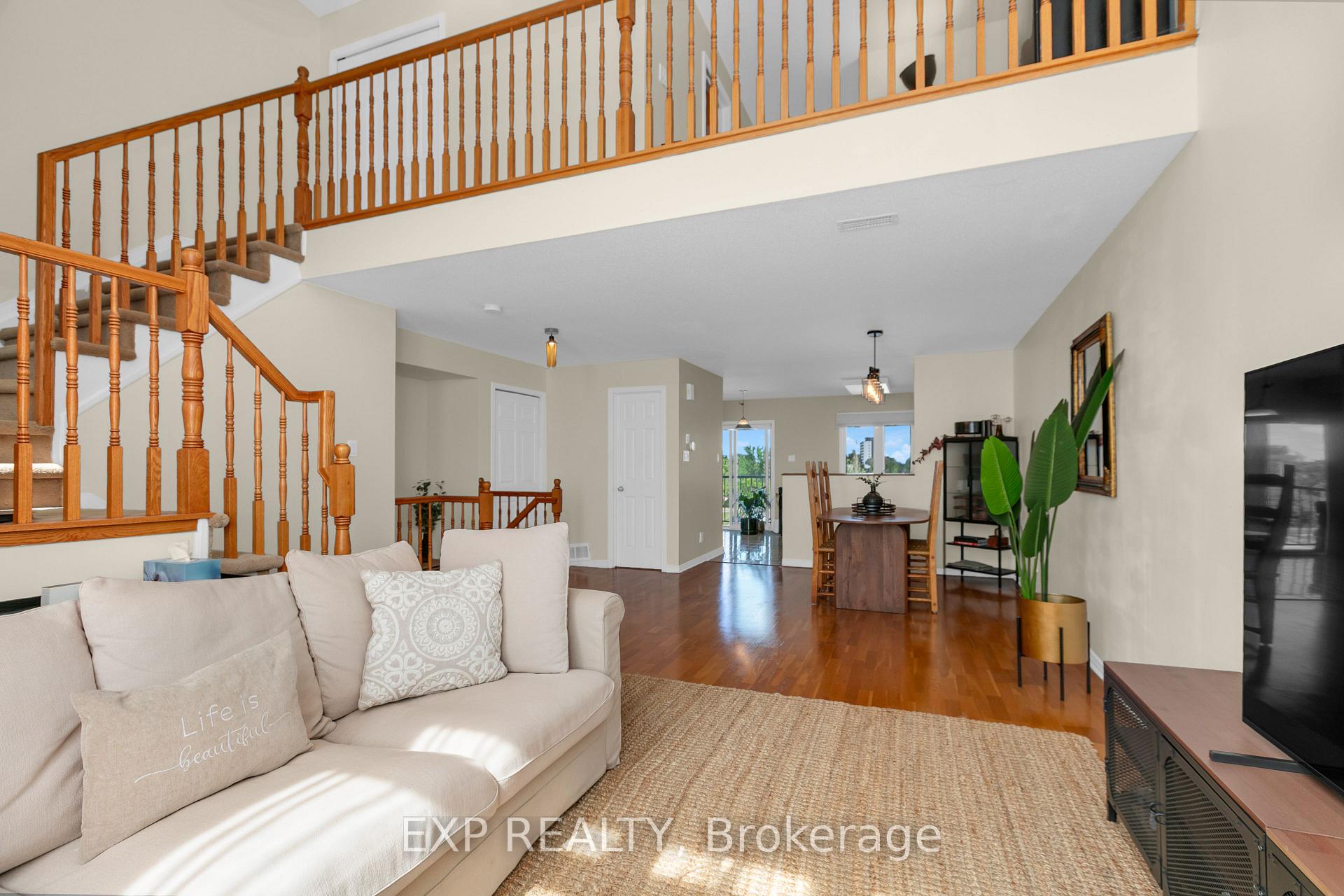 Photo 15 of 555 Reardon Private, Ottawa, Heron Gate/Industrial Park — HOMEH