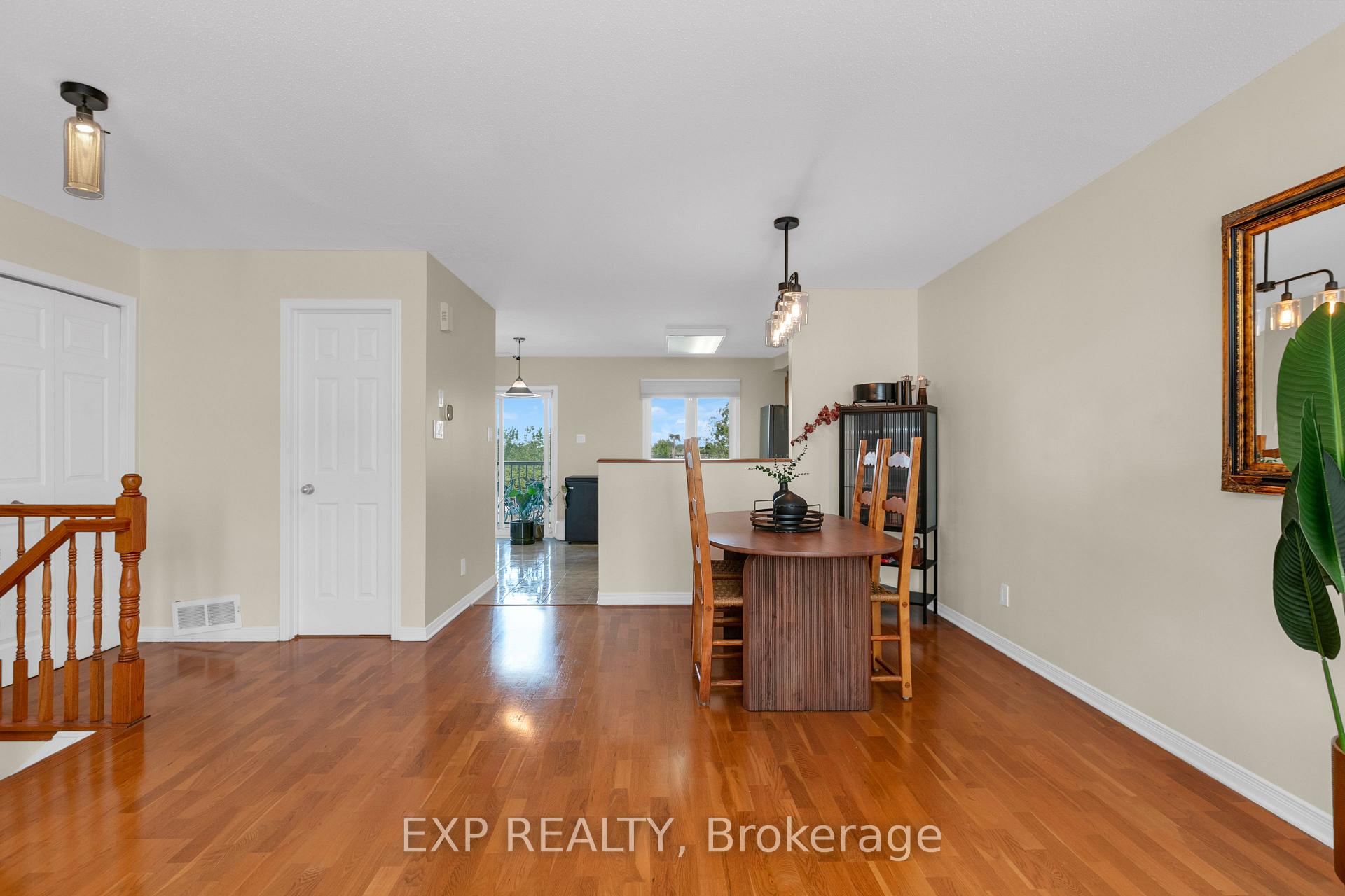 Photo 17 of 555 Reardon Private, Ottawa, Heron Gate/Industrial Park — HOMEH