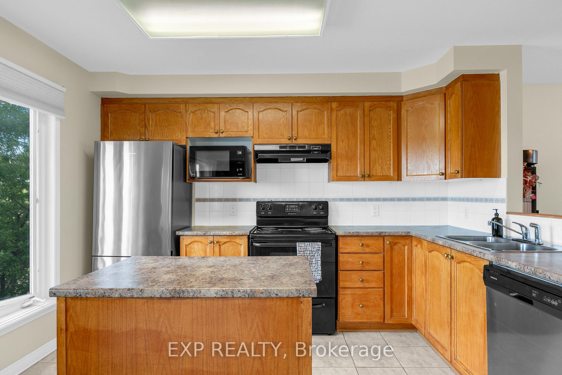 Photo 21 of 555 Reardon Private, Ottawa, Heron Gate/Industrial Park — HOMEH