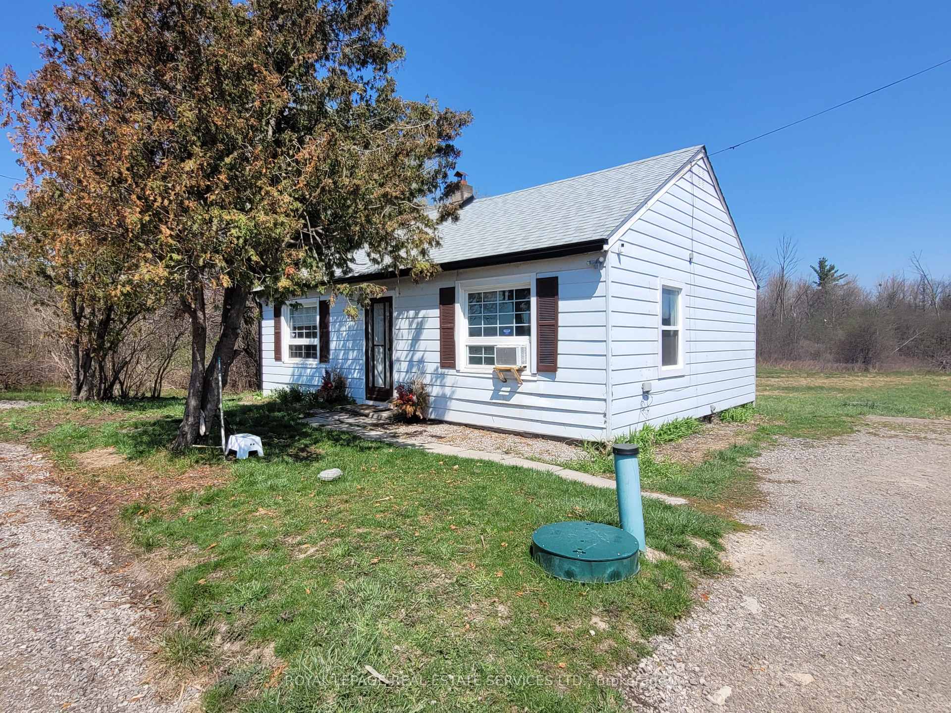 Front of 3209 Bronte Road