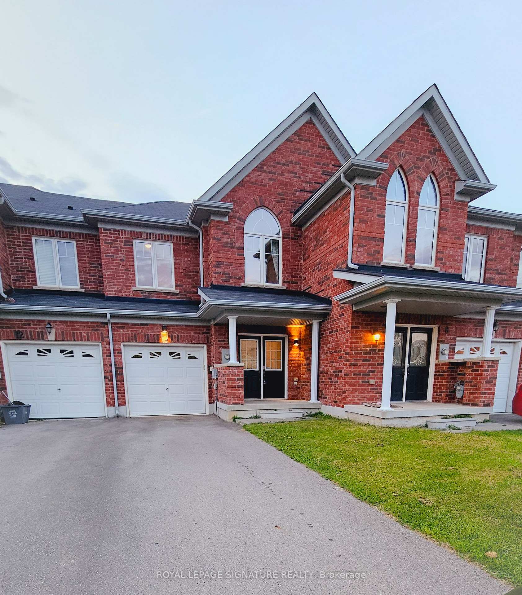 Photo 2 of 10 Keith Crescent, St. Catharines, Burleigh Hill — HOMEH