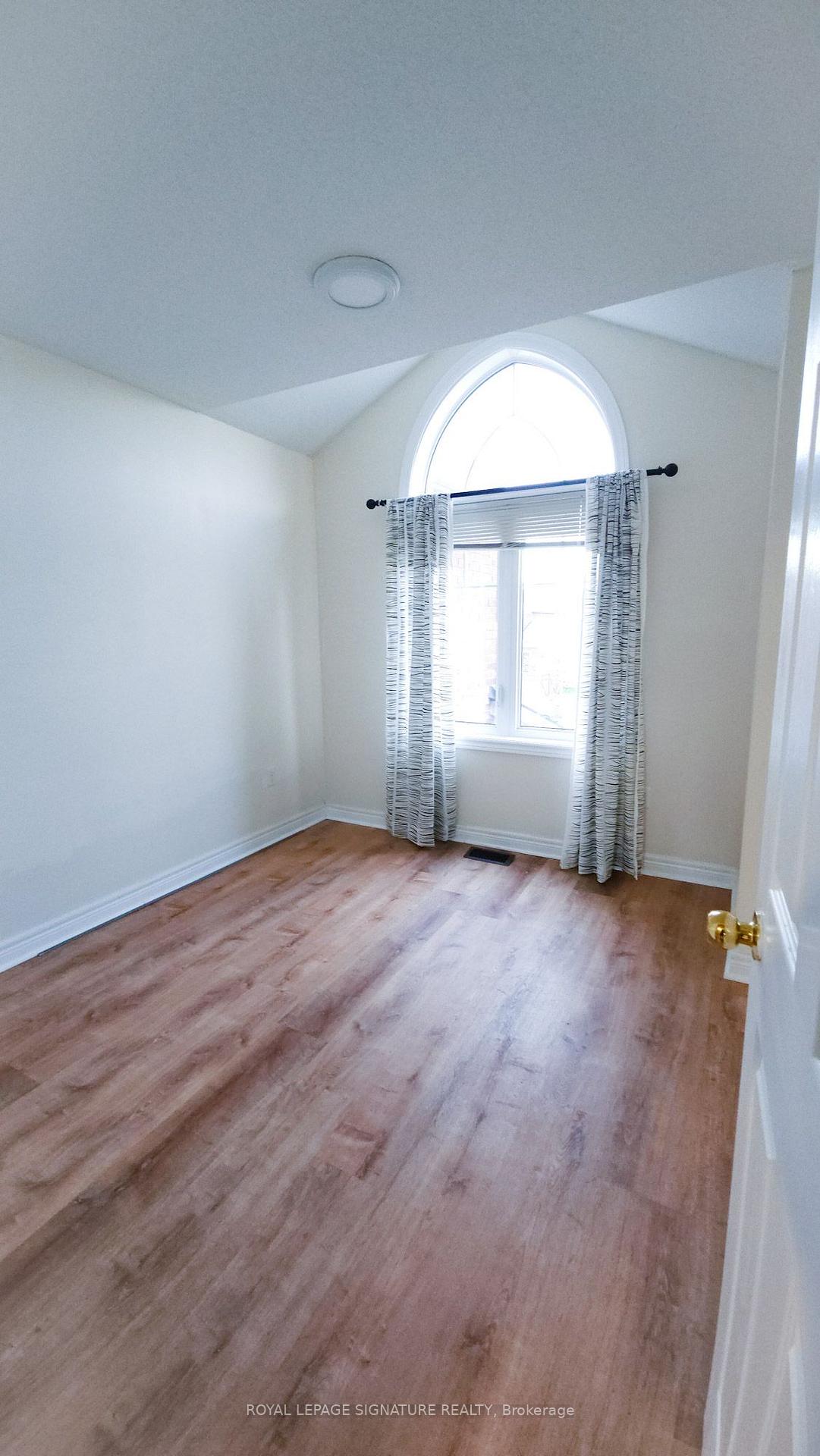 Photo 21 of 10 Keith Crescent, St. Catharines, Burleigh Hill — HOMEH