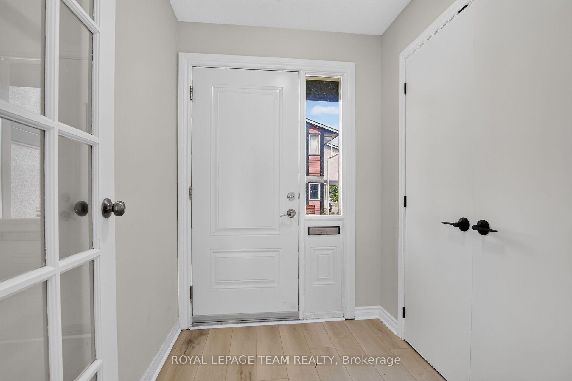 Photo 4 of 120 Mcclintock Way, Ottawa, Kanata - Katimavik — HOMEH