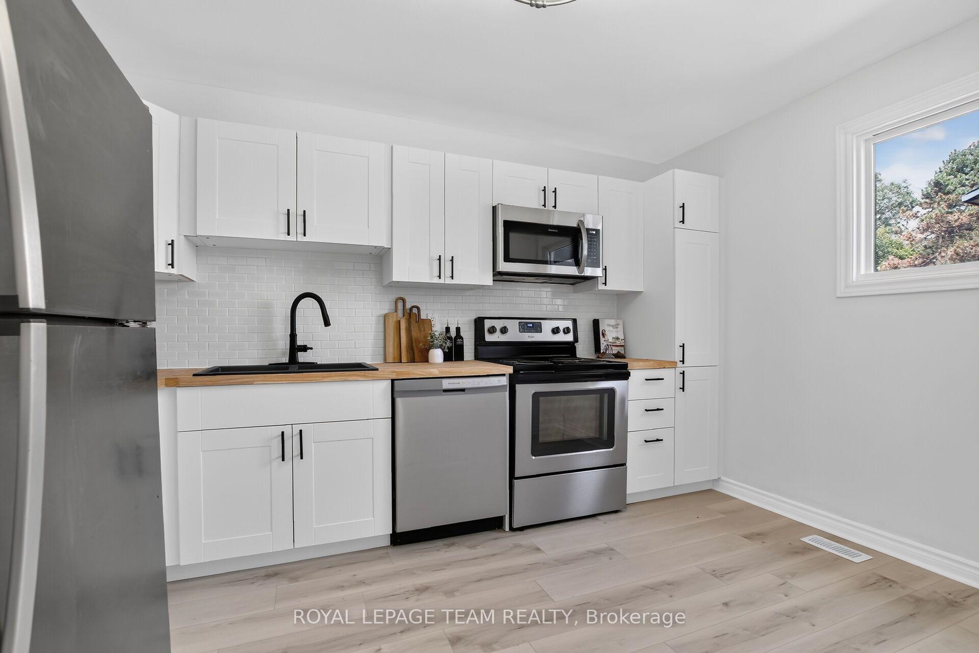 Photo 6 of 120 Mcclintock Way, Ottawa, Kanata - Katimavik — HOMEH