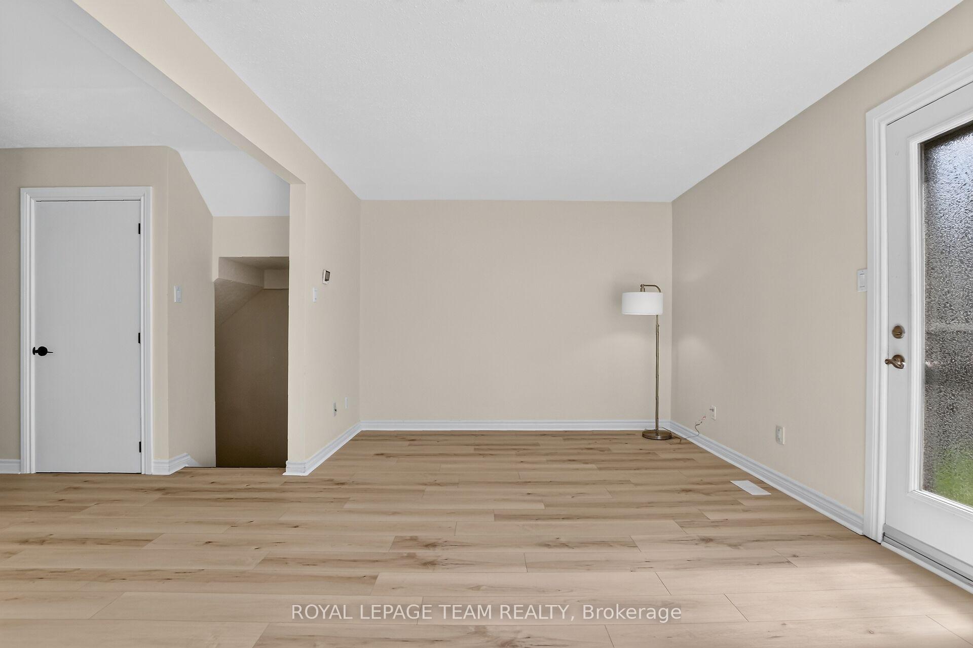 Photo 16 of 120 Mcclintock Way, Ottawa, Kanata - Katimavik — HOMEH