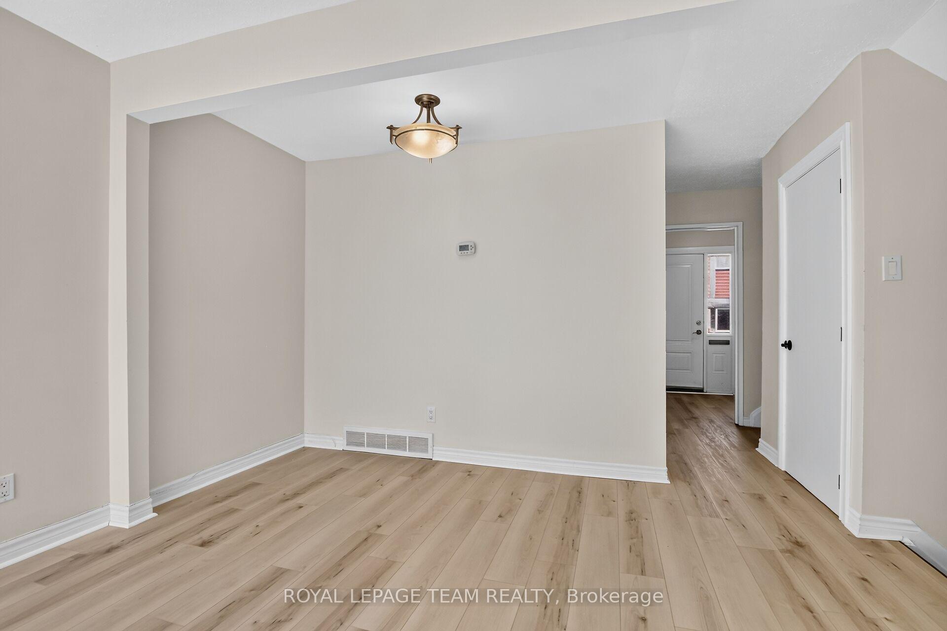 Photo 19 of 120 Mcclintock Way, Ottawa, Kanata - Katimavik — HOMEH