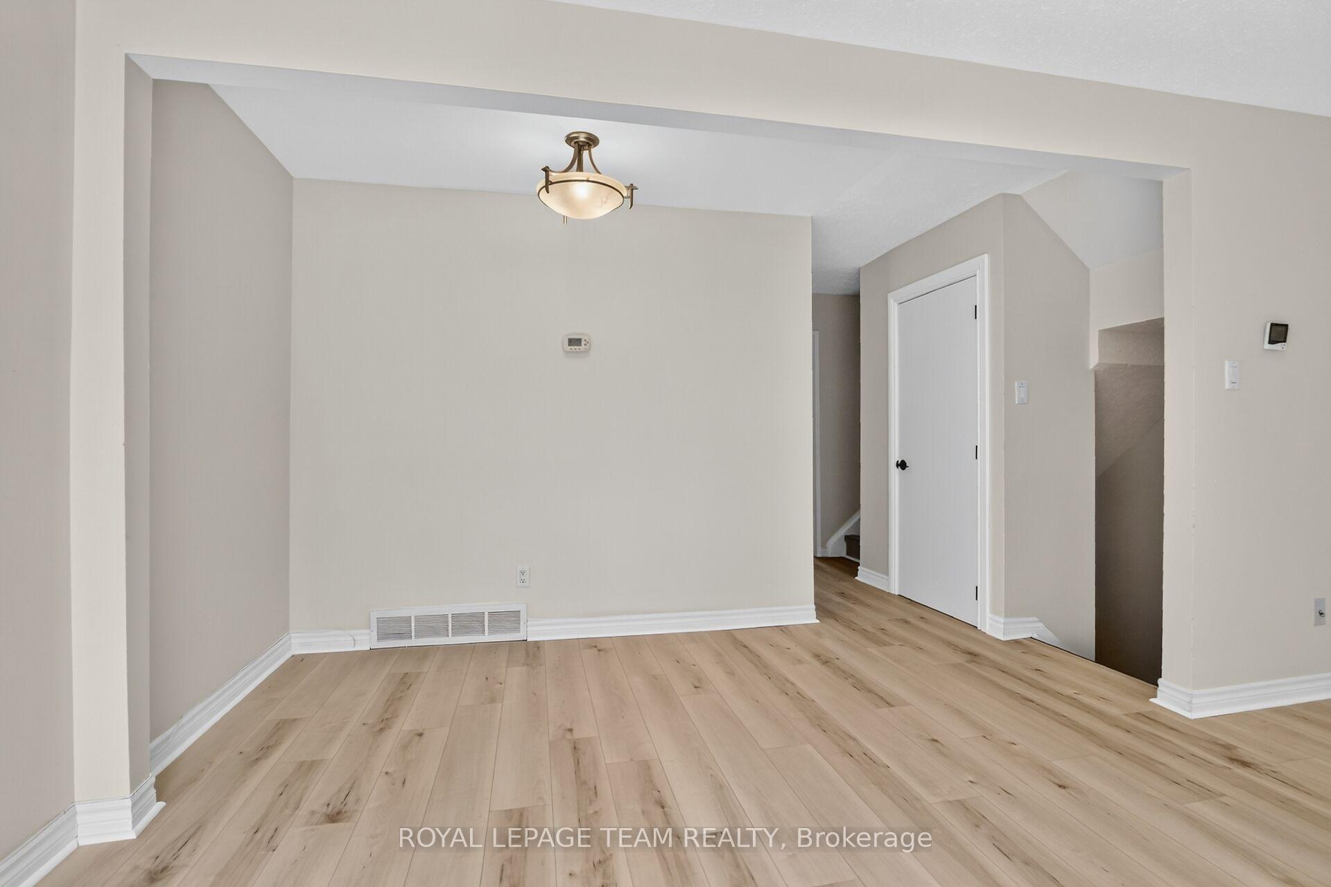 Photo 21 of 120 Mcclintock Way, Ottawa, Kanata - Katimavik — HOMEH