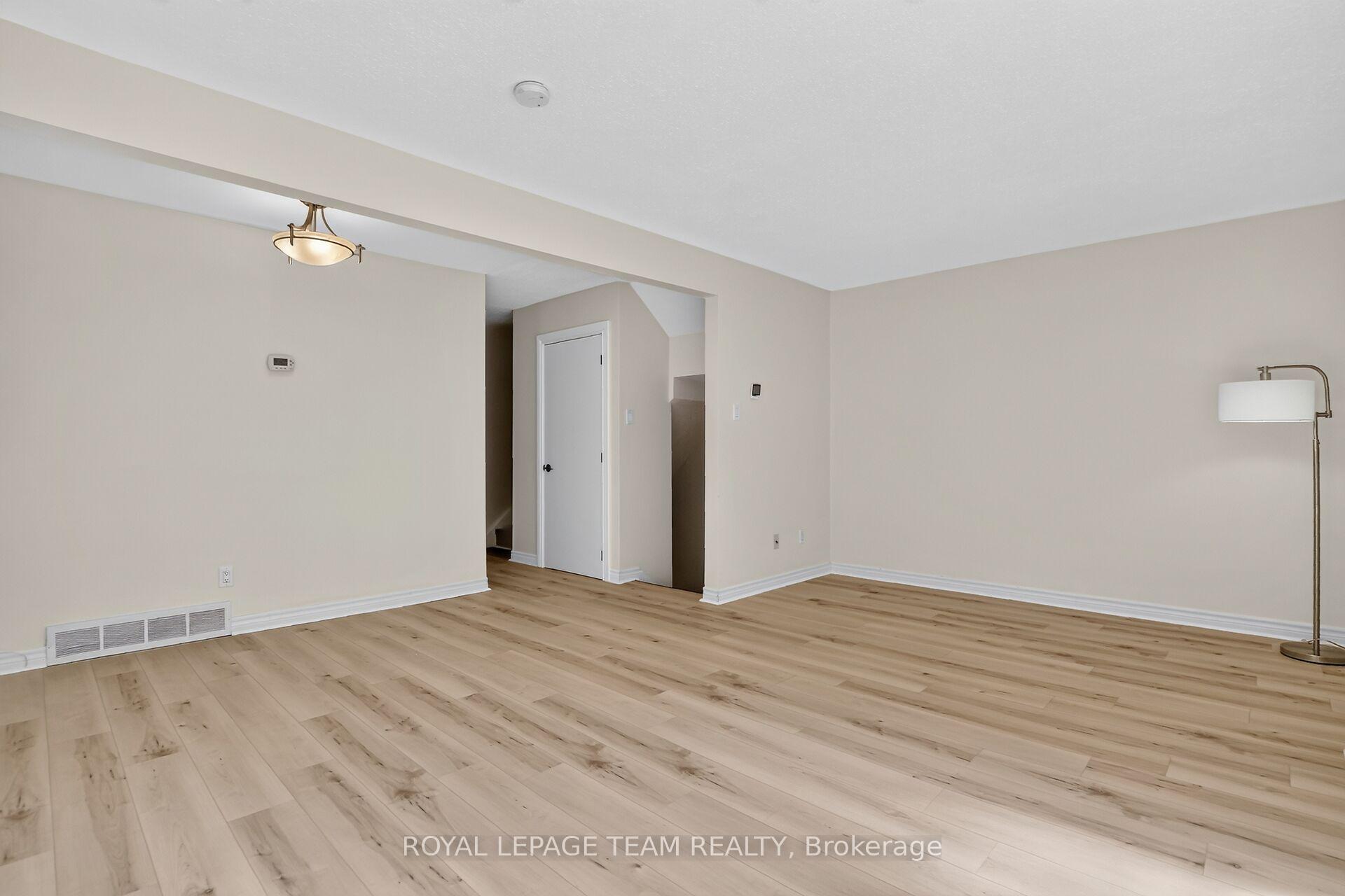 Photo 23 of 120 Mcclintock Way, Ottawa, Kanata - Katimavik — HOMEH
