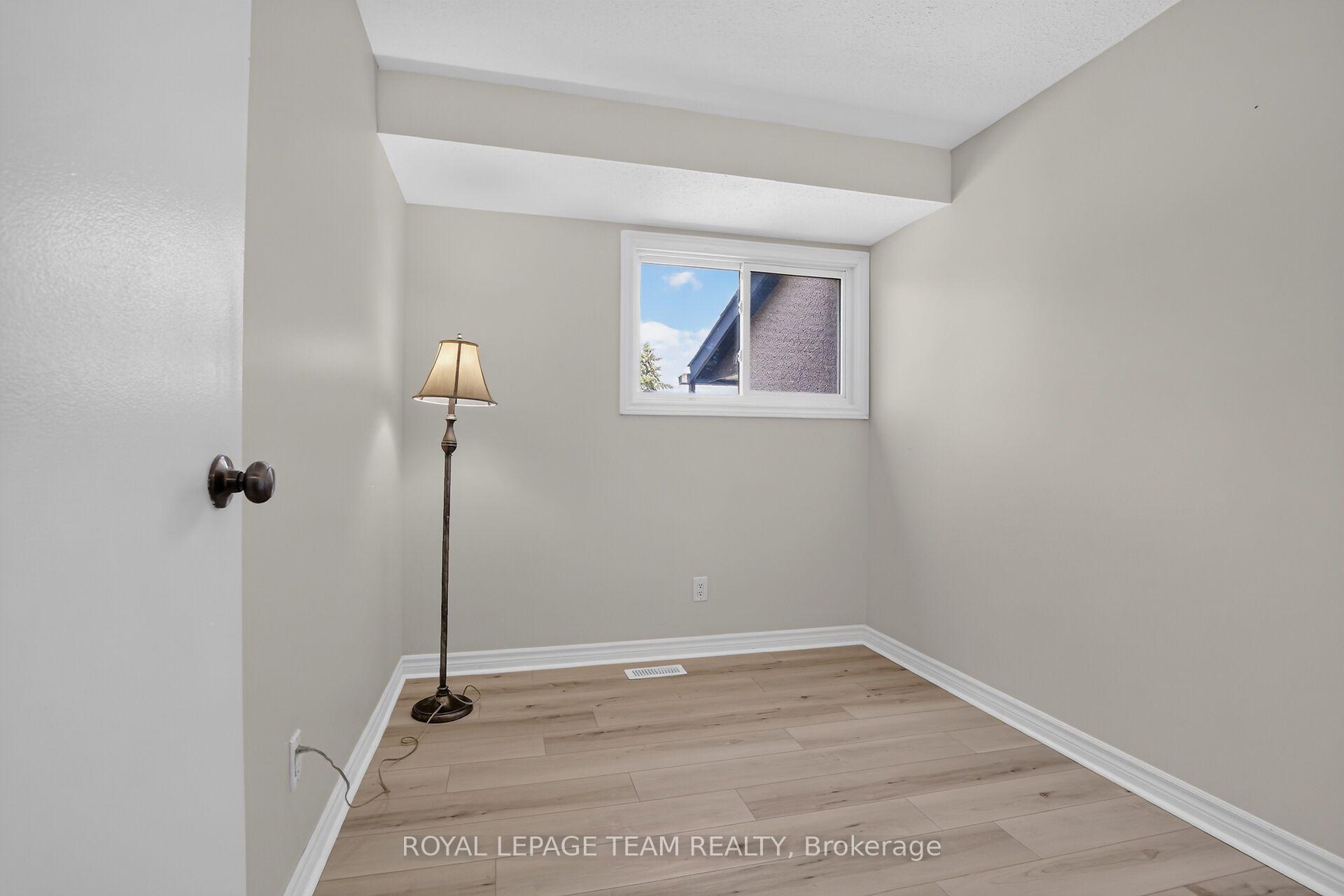 Photo 34 of 120 Mcclintock Way, Ottawa, Kanata - Katimavik — HOMEH