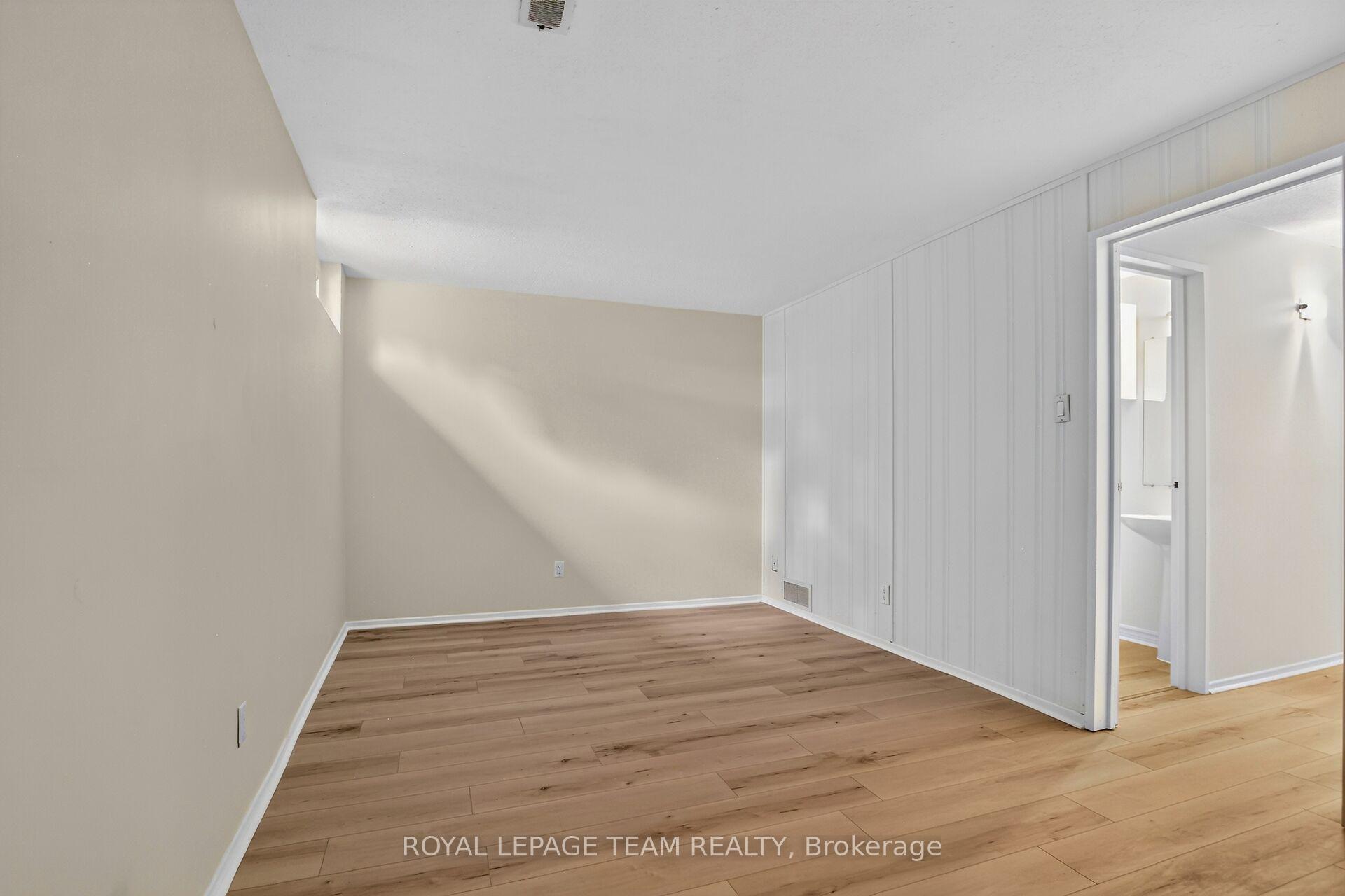 Photo 42 of 120 Mcclintock Way, Ottawa, Kanata - Katimavik — HOMEH