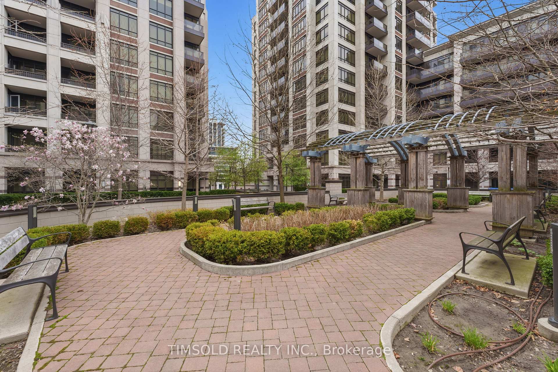 Photo 2 of Unit 1012, 33 Clegg Road, Markham, Unionville — HOMEH