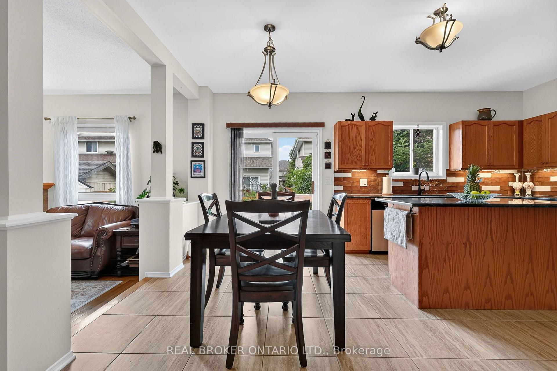 Photo 10 of 157 Fairlop Way, Ottawa, Barrhaven - Longfields — HOMEH
