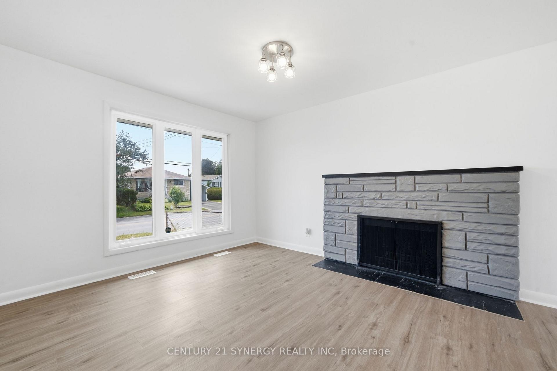 Photo 6 of 95 West Street W, Quinte West, Trenton Ward — HOMEH