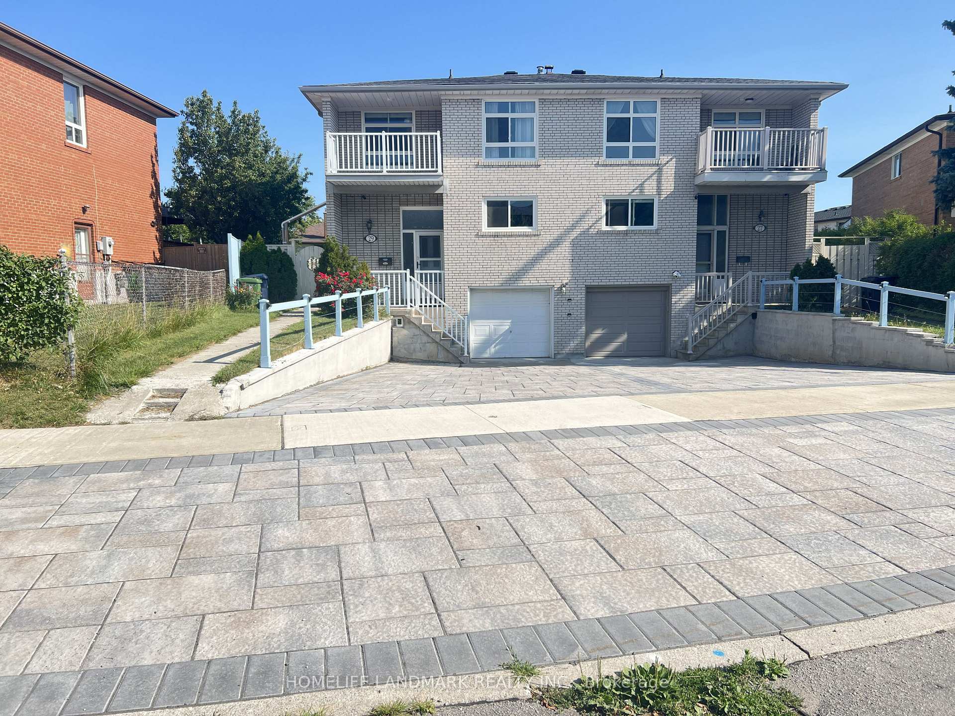 Photo 4 of 29 Tillplain Road, North York, Bathurst Manor — HOMEH