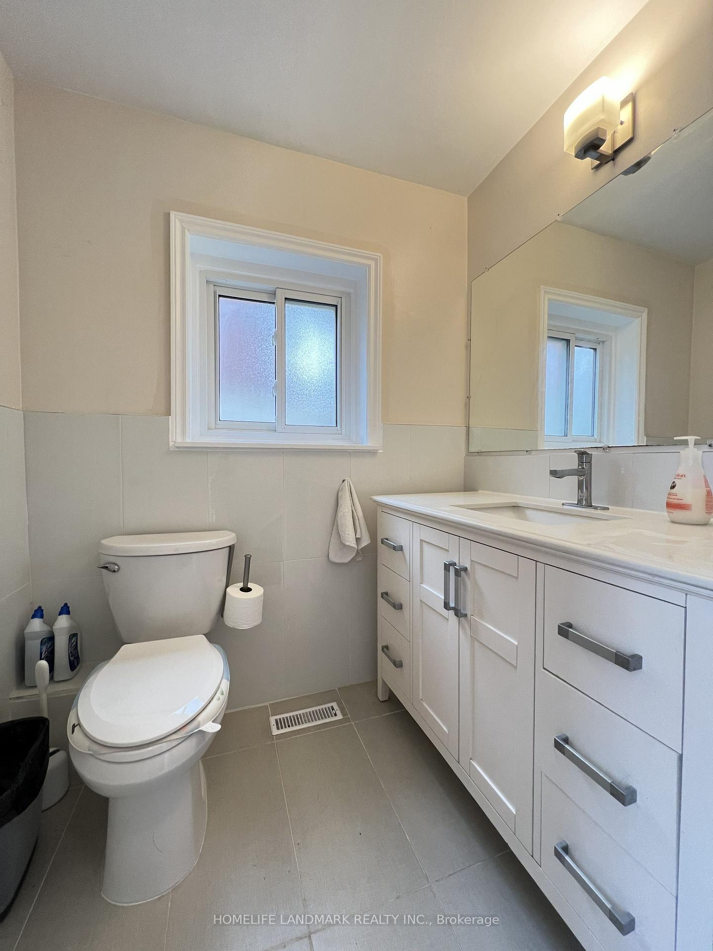 Photo 13 of 29 Tillplain Road, North York, Bathurst Manor — HOMEH