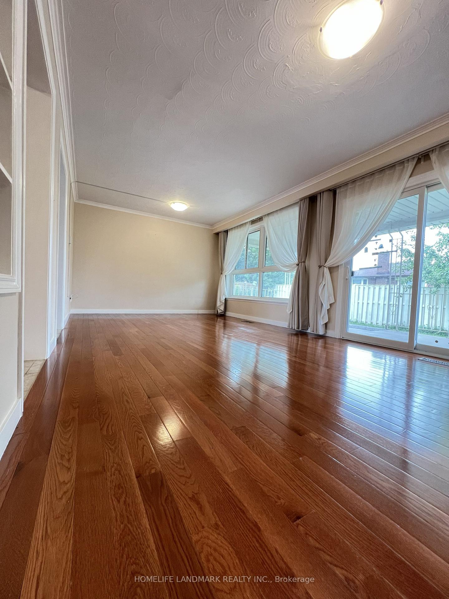 Photo 17 of 29 Tillplain Road, North York, Bathurst Manor — HOMEH
