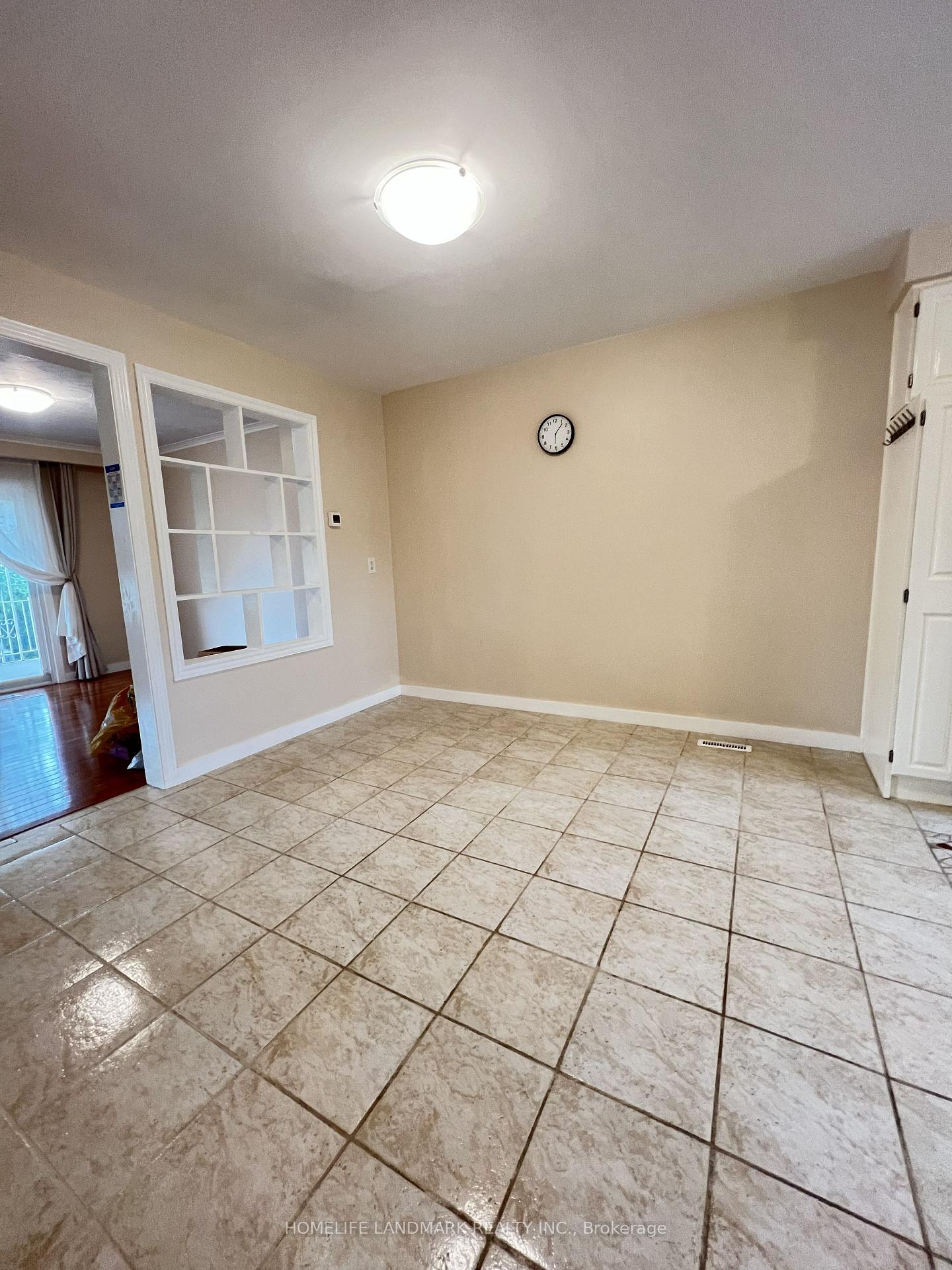 Photo 20 of 29 Tillplain Road, North York, Bathurst Manor — HOMEH