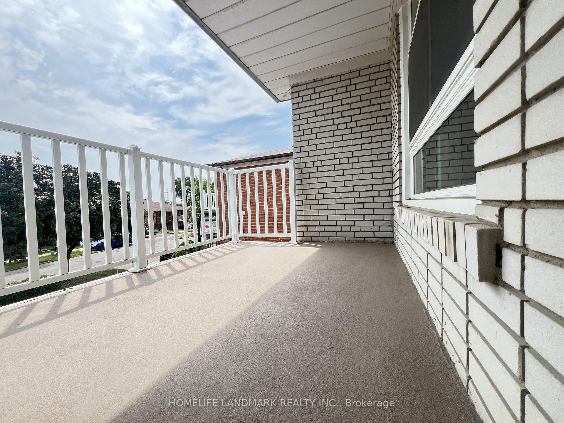 Photo 32 of 29 Tillplain Road, North York, Bathurst Manor — HOMEH