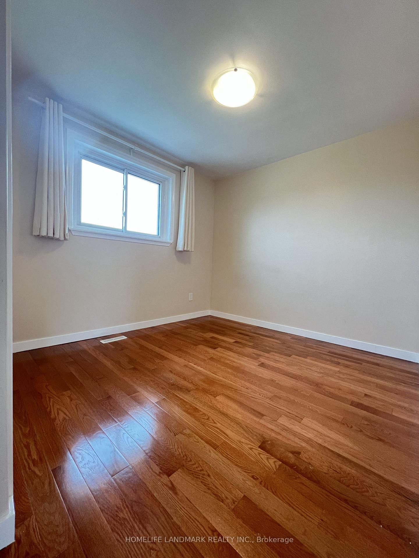 Photo 37 of 29 Tillplain Road, North York, Bathurst Manor — HOMEH