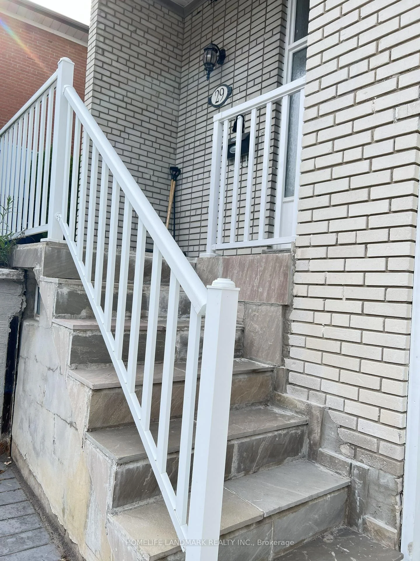 Photo 8 of 29 Tillplain Road, North York, Bathurst Manor — HOMEH