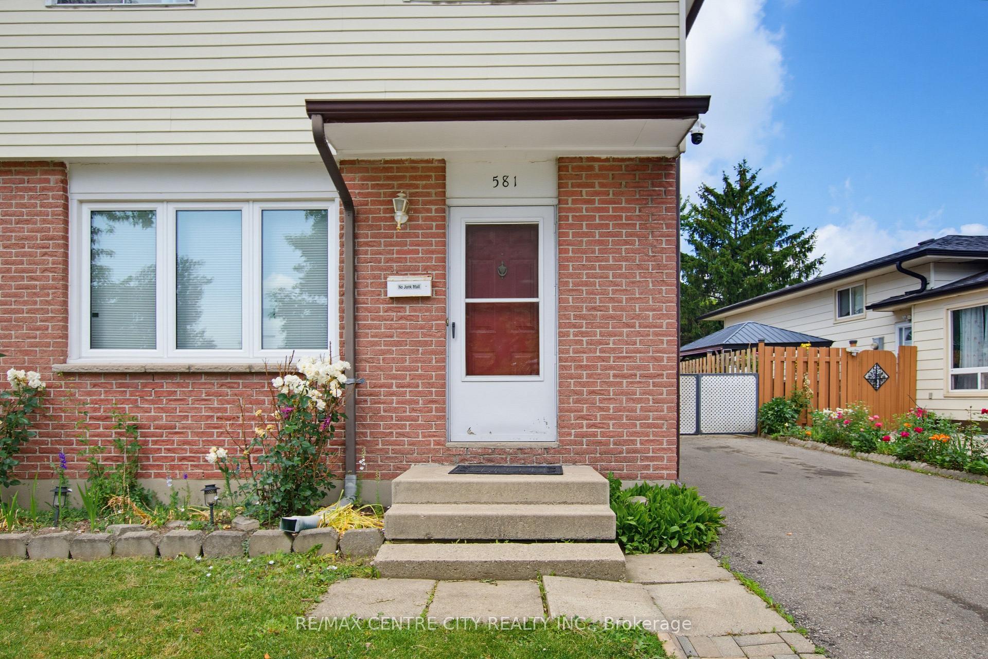 Photo 5 of 581 Deveron Crescent, London, South T — HOMEH