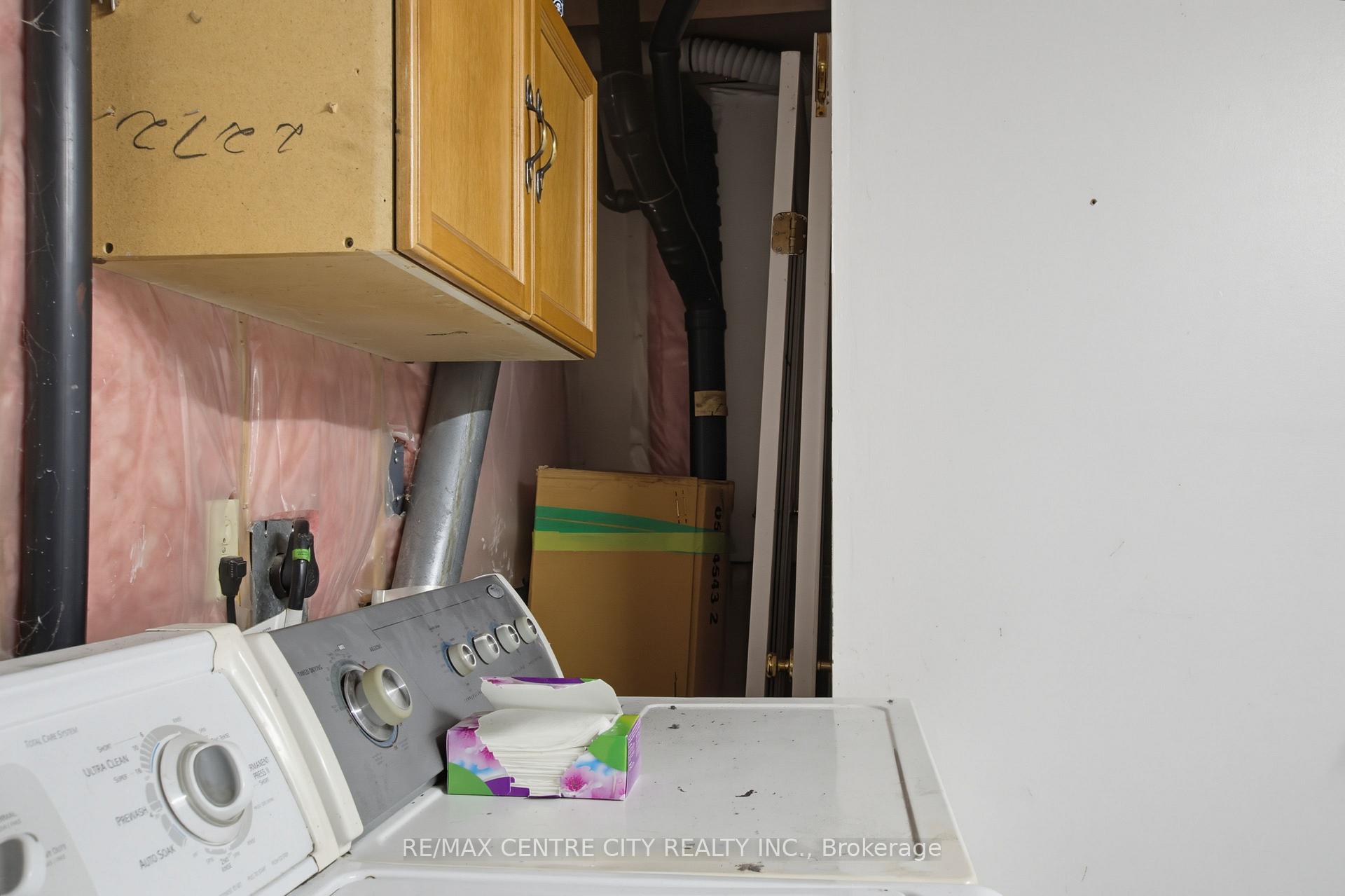 Photo 20 of 581 Deveron Crescent, London, South T — HOMEH