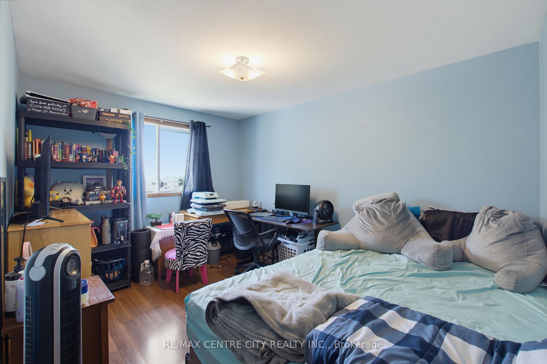 Photo 30 of 581 Deveron Crescent, London, South T — HOMEH