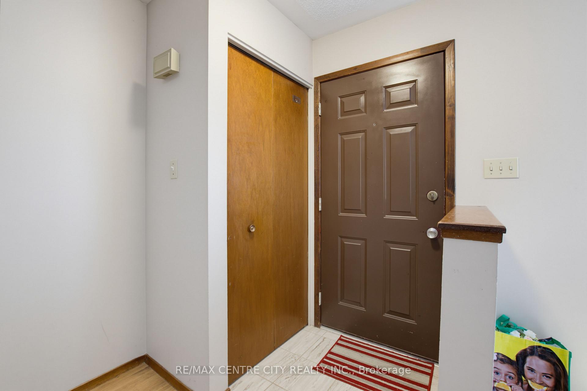 Photo 32 of 581 Deveron Crescent, London, South T — HOMEH