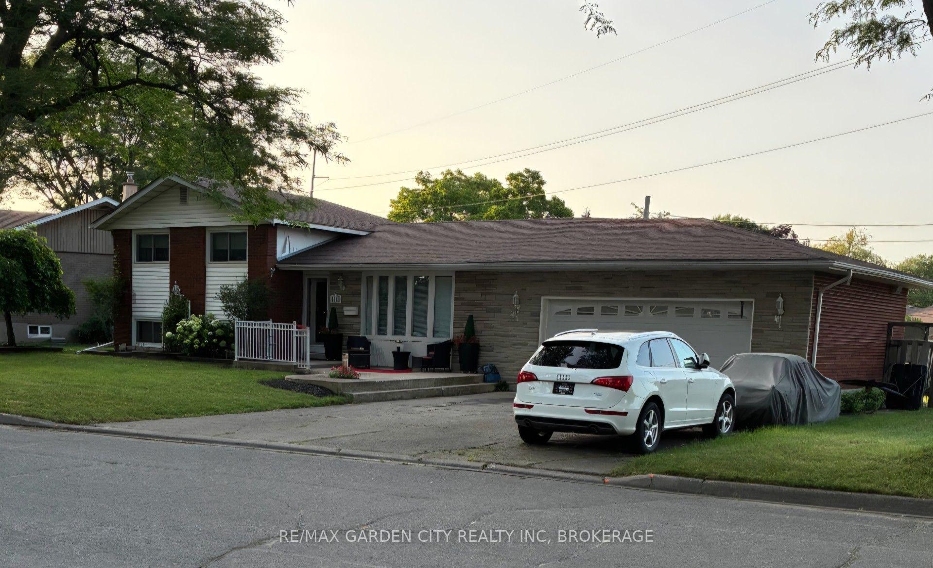 Photo 2 of 8842 Roosevelt Street, Niagara Falls, Chippawa — HOMEH