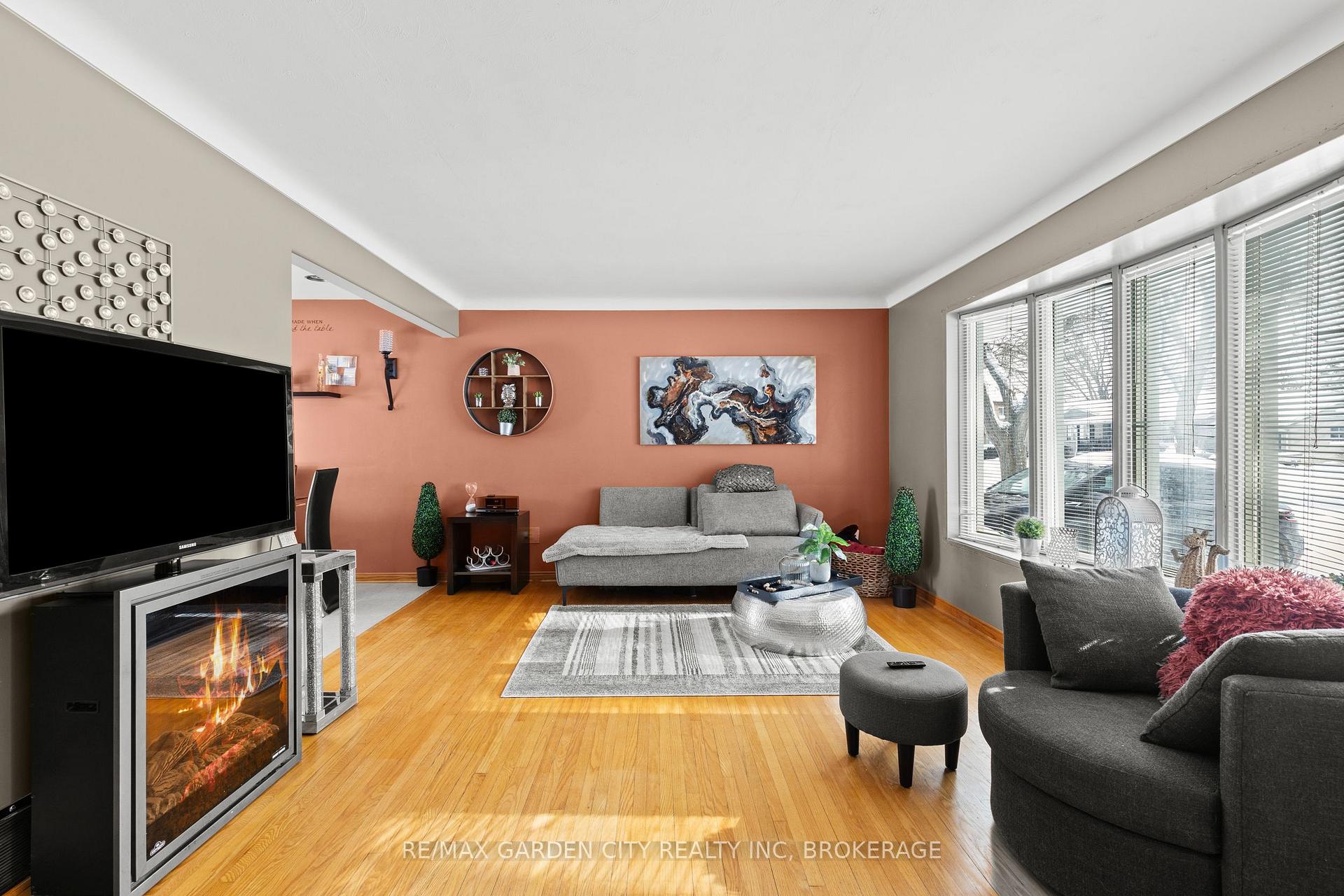Photo 7 of 8842 Roosevelt Street, Niagara Falls, Chippawa — HOMEH